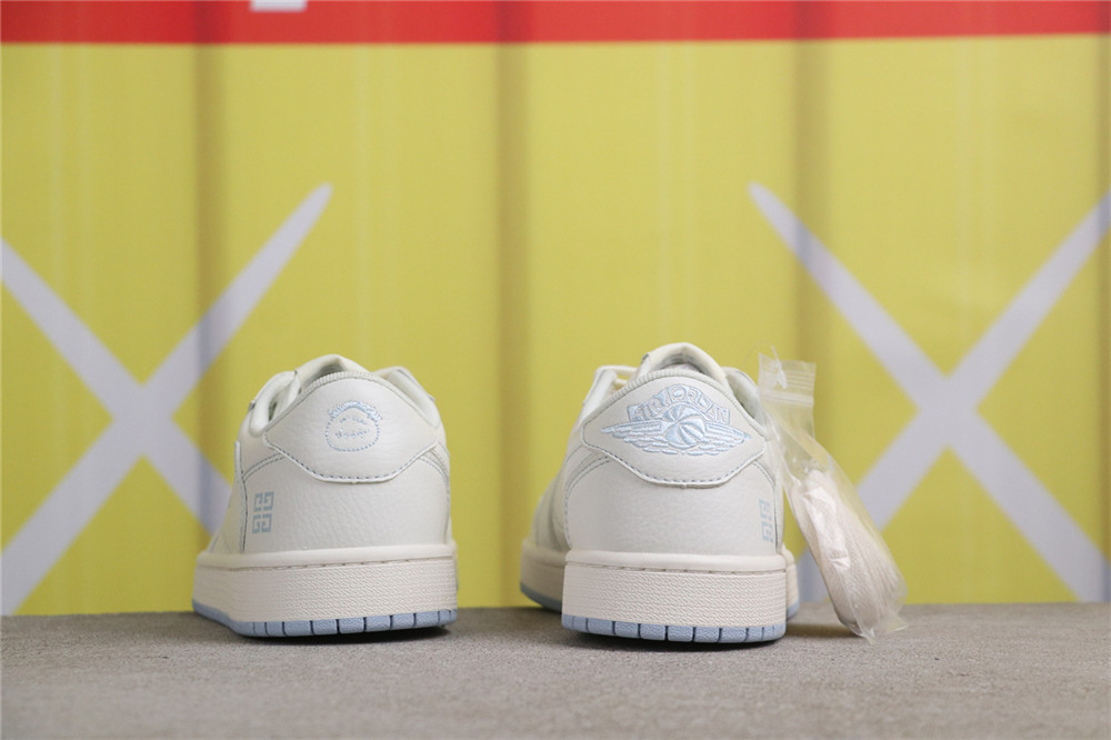 US$44 Air Jordan 1 Low QY0568-965 白浅蓝 Size 36-45（ 36 36.5 37.5 38 38.5 39 40 40.5 41 42 42.5 43 44