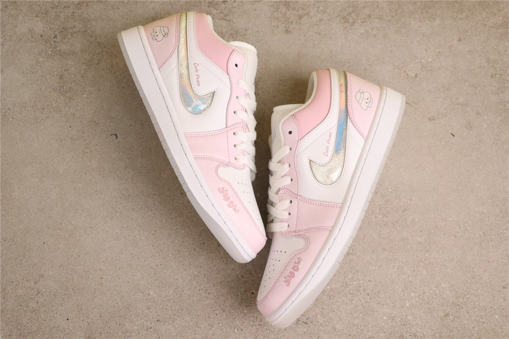 US$44 Air Jordan 1 Low SE FQ9112-100 密莓圣兔 Size 36-40（36 36.5 37.5 38 38.5 39 40 ）