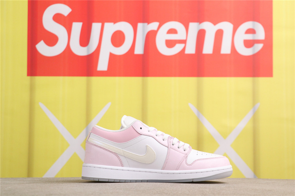 US$44 Air Jordan 1 Low SE FQ9112-100 密莓圣兔 Size 36-40（36 36.5 37.5 38 38.5 39 40 ）