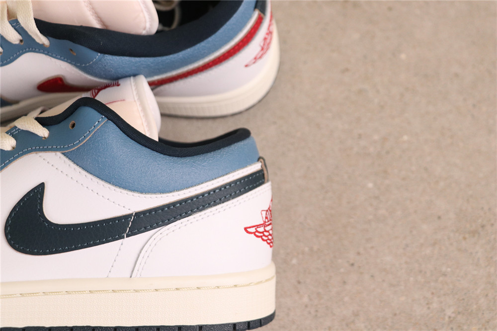 US$48 Air Jordan 1 Low SE HM3711-144 白蓝红 Size 40-46（ 40 40.5 41 42 42.5 43 44 44.5 45 46）