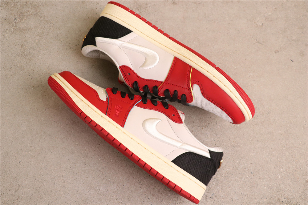 US$53 Trophy Room x Air Jordan 1 Low Home HV6157-100 芝加哥白红 Size 40-47.5 US$53 Trophy Room x Air Jordan 1 Low Home HV6157-100 芝加哥白红 Size 40-47.5