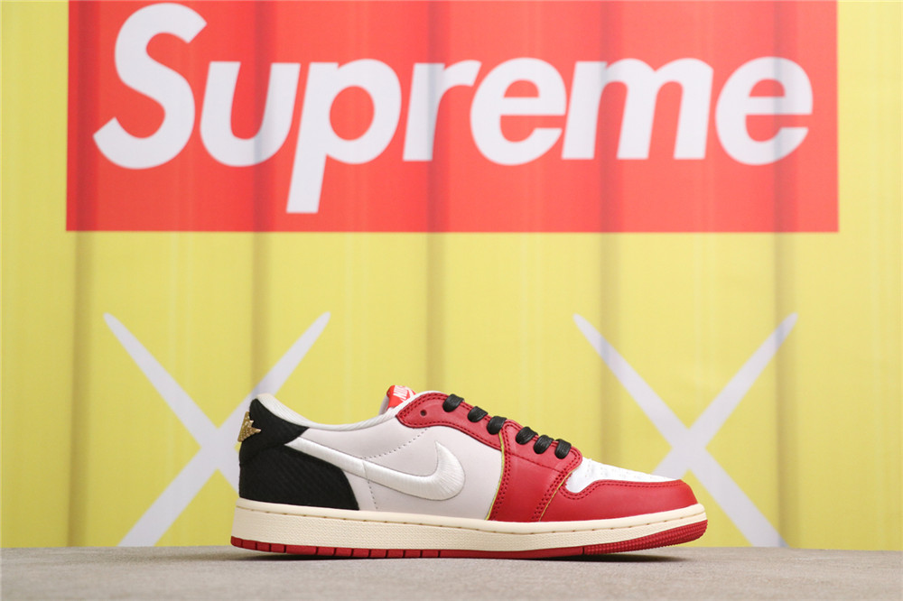 US$53 Trophy Room x Air Jordan 1 Low Home HV6157-100 芝加哥白红 Size 40-47.5 US$53 Trophy Room x Air Jordan 1 Low Home HV6157-100 芝加哥白红 Size 40-47.5