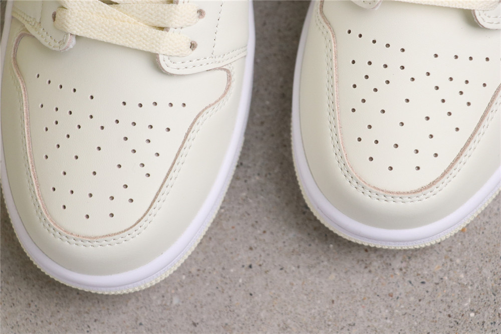 USD$35 Air Jordan 1 Low Coconut Milk DC0774-121 椰奶白黑钩子 Size 36-46