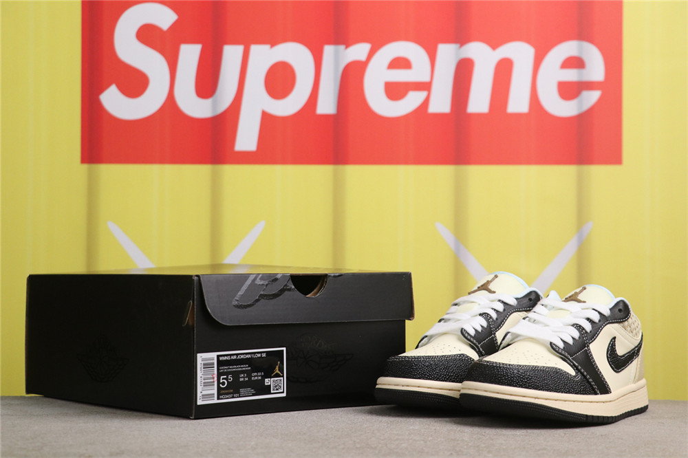 USD$35 Air Jordan 1 Low SE COCONUT MILKBLACK HQ3437-101 椰奶黑 Size 36-46 USD$35 Air Jordan 1 Low SE COCONUT MILKBLACK HQ3437-101 椰奶黑 Size 36-46