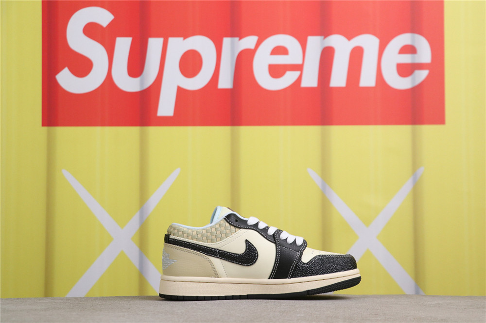USD$35 Air Jordan 1 Low SE COCONUT MILKBLACK HQ3437-101 椰奶黑 Size 36-46 USD$35 Air Jordan 1 Low SE COCONUT MILKBLACK HQ3437-101 椰奶黑 Size 36-46
