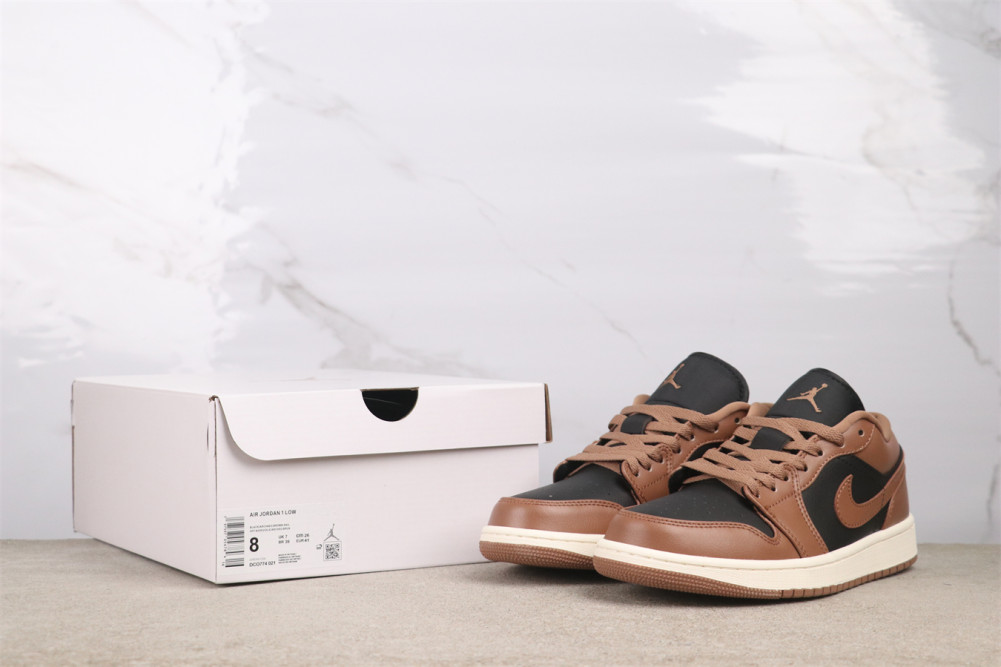 ????USD$40 Air Jordan 1 Low   Style：DC0774-021