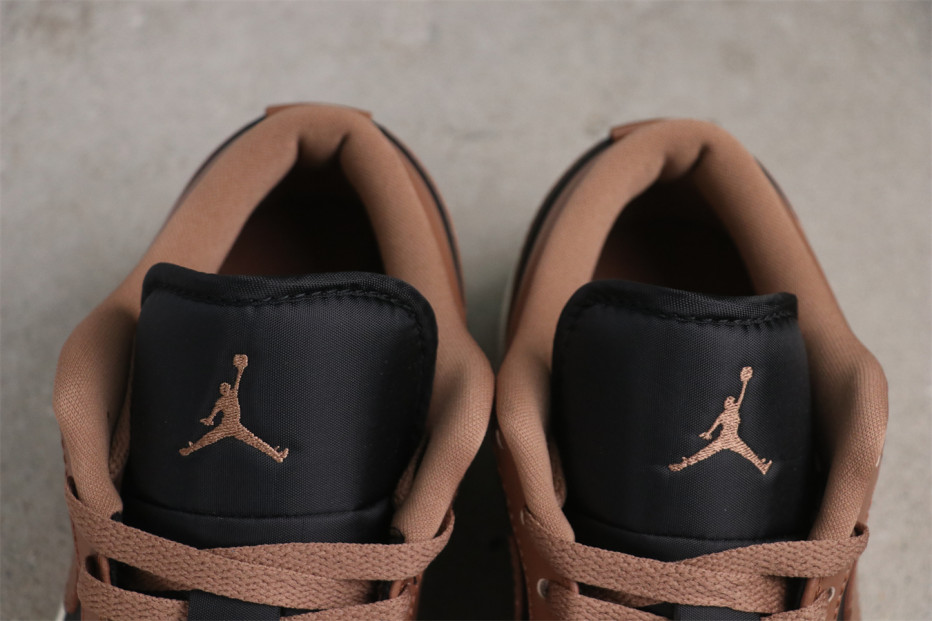 ????USD$40 Air Jordan 1 Low   Style：DC0774-021