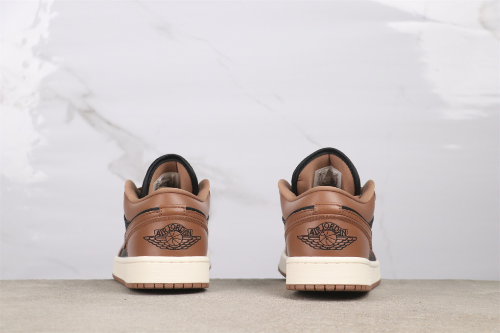 ????USD$40 Air Jordan 1 Low   Style：DC0774-021