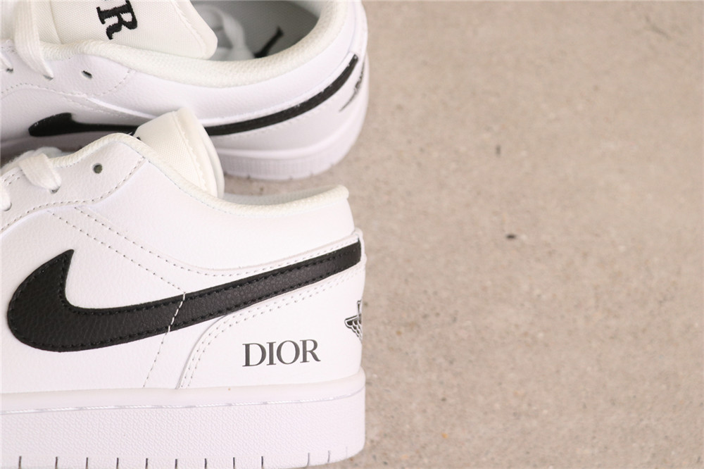 USD$40 Air Jordan 1 Low HF3188-106 白黑古驰 Size 36-45(36 36.5 37.5 38 38.5 39 40 40.5 41 42 42.5 43 44 USD$40 Air Jordan 1 Low HF3188-106 白黑古驰 Size 36-45(36 36.5 37.5 38 38.5 39 40 40.5 41 42 42.5 43 44