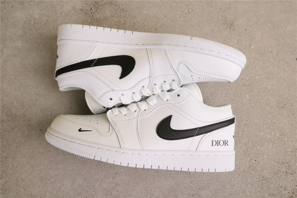 USD$40 Air Jordan 1 Low HF3188-106 白黑古驰 Size 36-45(36 36.5 37.5 38 38.5 39 40 40.5 41 42 42.5 43 44 USD$40 Air Jordan 1 Low HF3188-106 白黑古驰 Size 36-45(36 36.5 37.5 38 38.5 39 40 40.5 41 42 42.5 43 44
