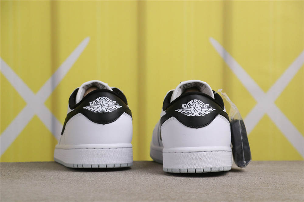 USD$44 Air Jordan 1 Low '85 METALLIC BLACK FB9933-102 黑金属 Size 36-46 USD$44 Air Jordan 1 Low '85 METALLIC BLACK FB9933-102 黑金属 Size 36-46