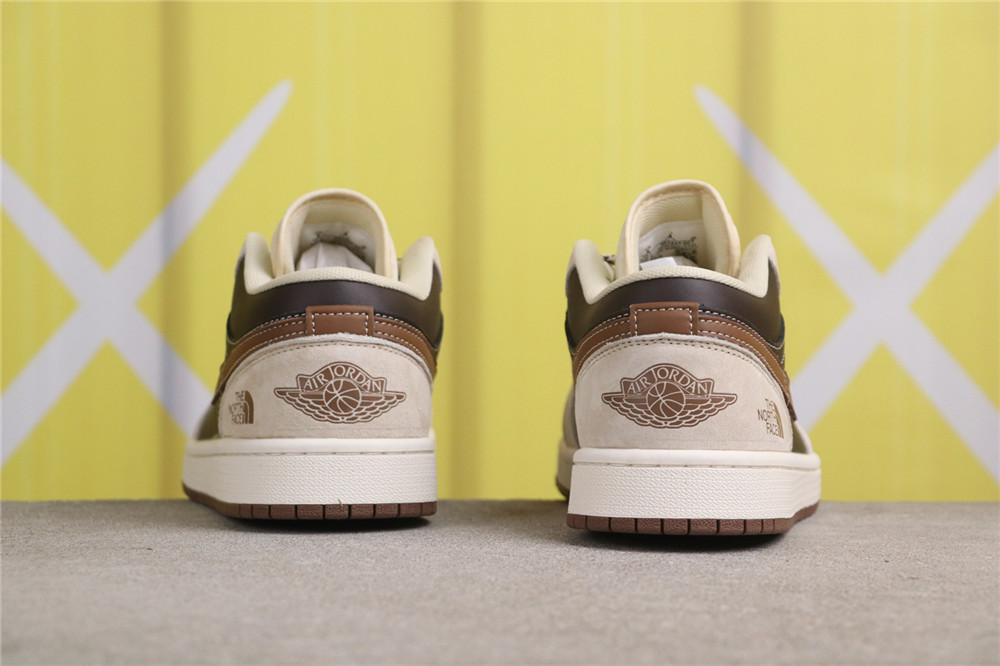 USD$44 Air Jordan 1 Low XX2407-007 北面咖棕 Size 36-45(36 36.5 37.5 38 38.5 39 40 40.5 41 42 42.5 43 44 USD$44 Air Jordan 1 Low XX2407-007 北面咖棕 Size 36-45(36 36.5 37.5 38 38.5 39 40 40.5 41 42 42.5 43 44