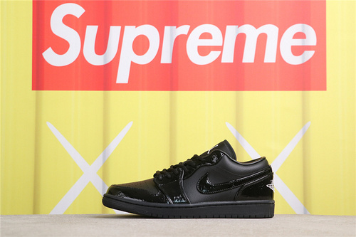 USD$48 Air Jordan 1 Low HJ7743-010 蛇纹黑漆皮 Size 40-46（ 40 40.5 41 42 42.5 43 44 44.5 45 46 ）