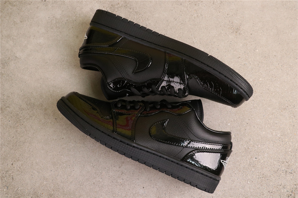 USD$48 Air Jordan 1 Low HJ7743-010 蛇纹黑漆皮 Size 40-46（ 40 40.5 41 42 42.5 43 44 44.5 45 46 ）