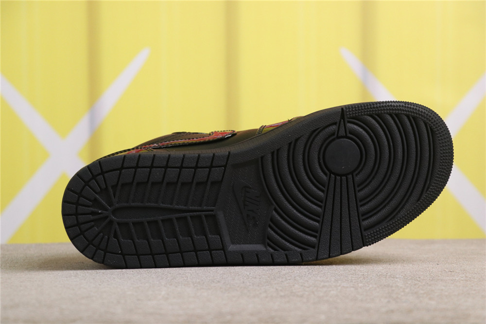 USD$48 Air Jordan 1 Low HJ7743-010 蛇纹黑漆皮 Size 40-46（ 40 40.5 41 42 42.5 43 44 44.5 45 46 ）