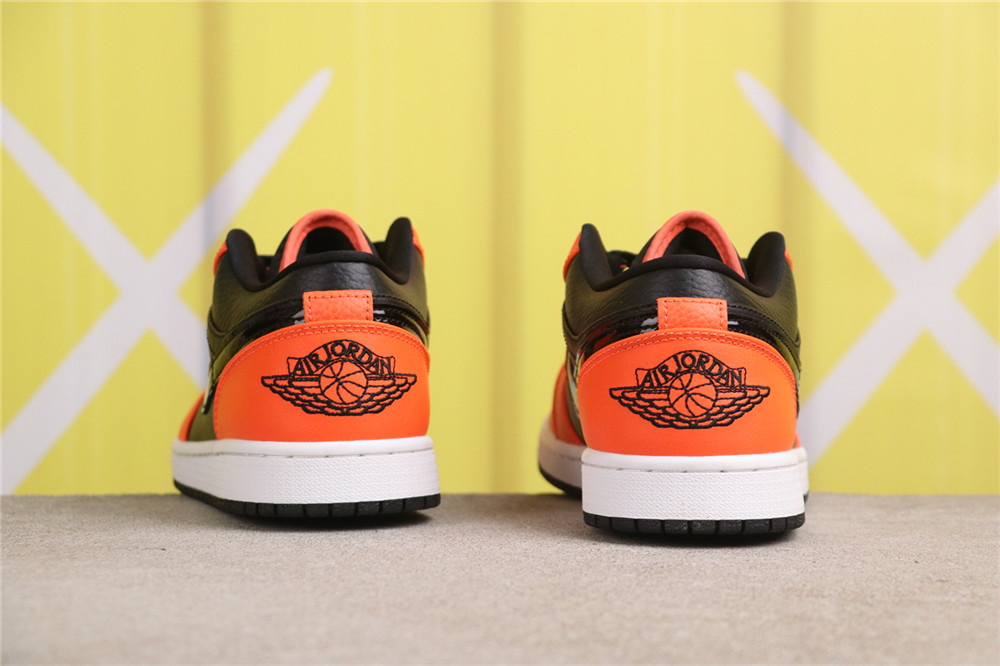 USD$48 Air Jordan 1 Low SE Black Orange CK3022-008 黑橙 Size 40-45 USD$48 Air Jordan 1 Low SE Black Orange CK3022-008 黑橙 Size 40-45