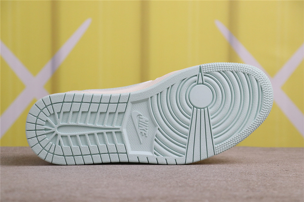 USD$53 Air Jordan Jordan Air Jordan 1 Low OG SP XZ5158-001 北面浅绿 Size 36-45