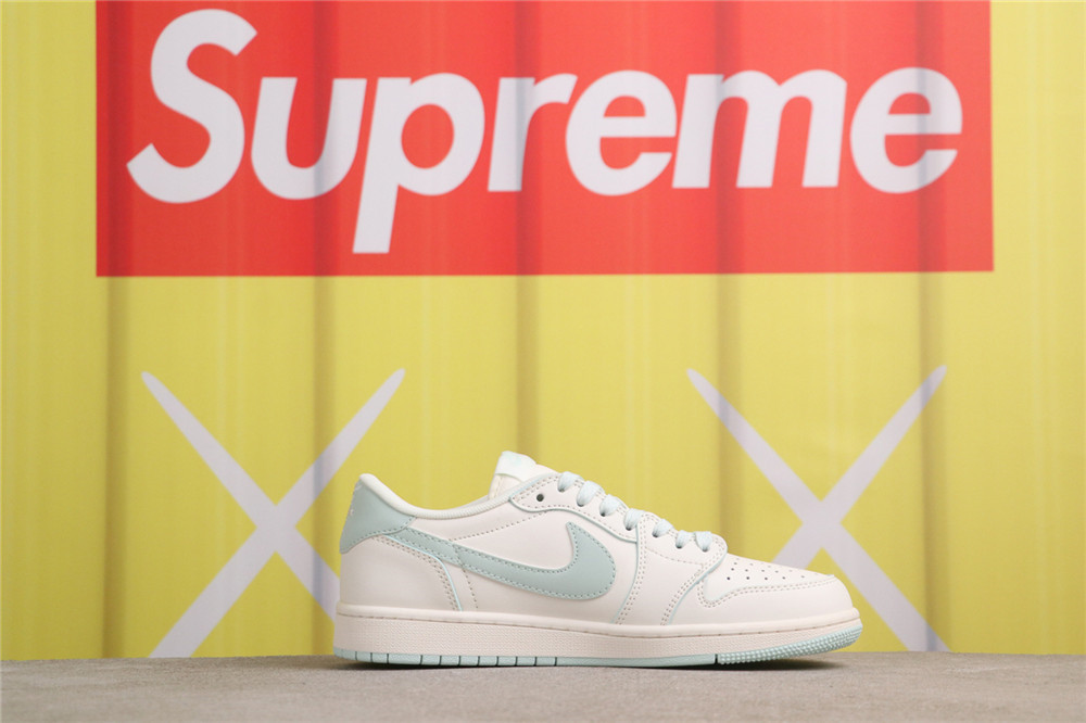 USD$53 Air Jordan Jordan Air Jordan 1 Low OG SP XZ5158-001 北面浅绿 Size 36-45