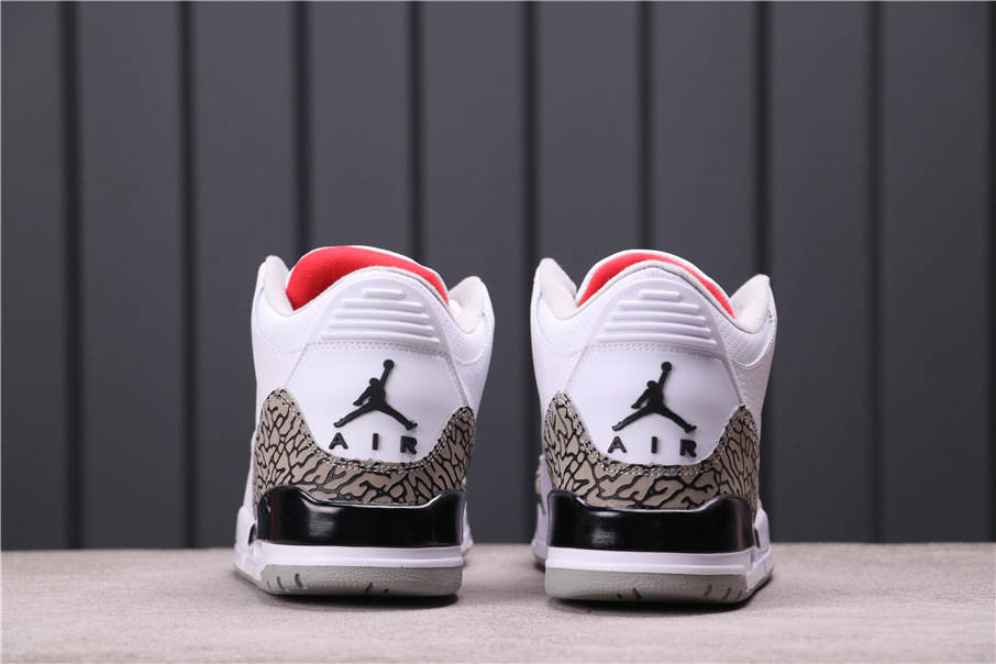 40USD Air Jordan 3 “Varsity Royal”310004-132 40-47.5