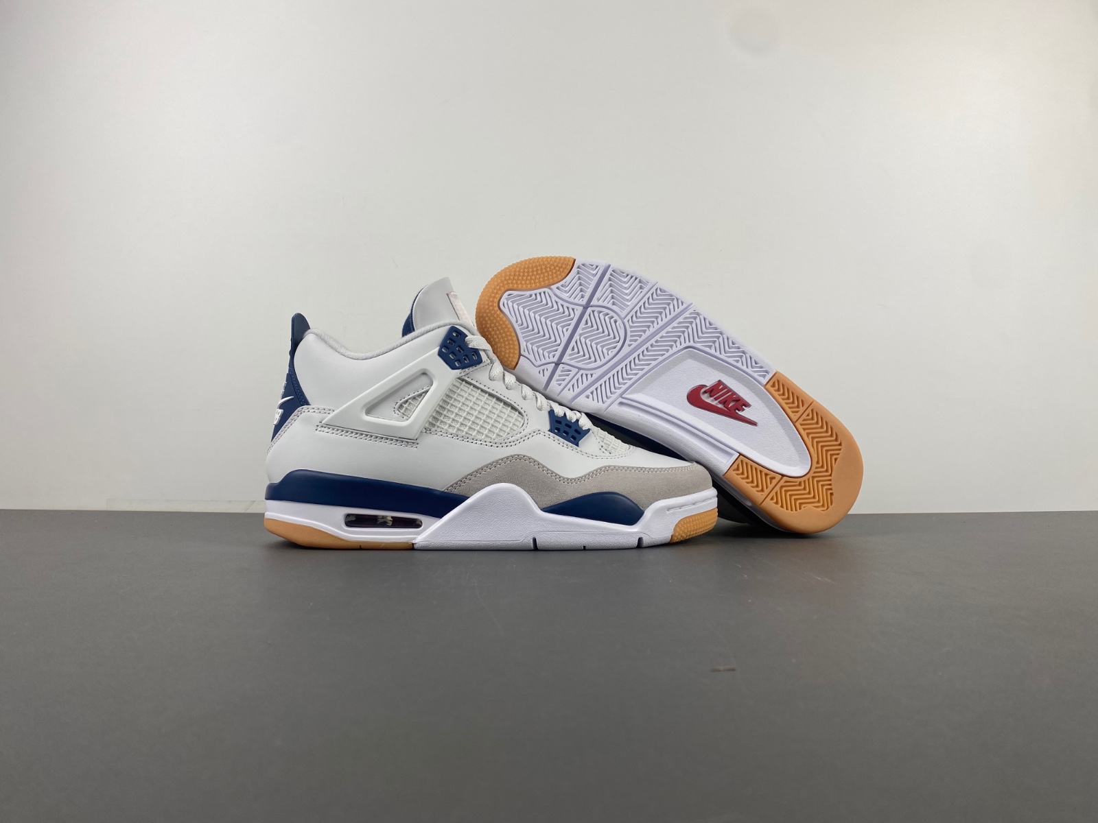 100USD Nike SB x Air Jordan 4 “Navy” 2025 DR5415-100