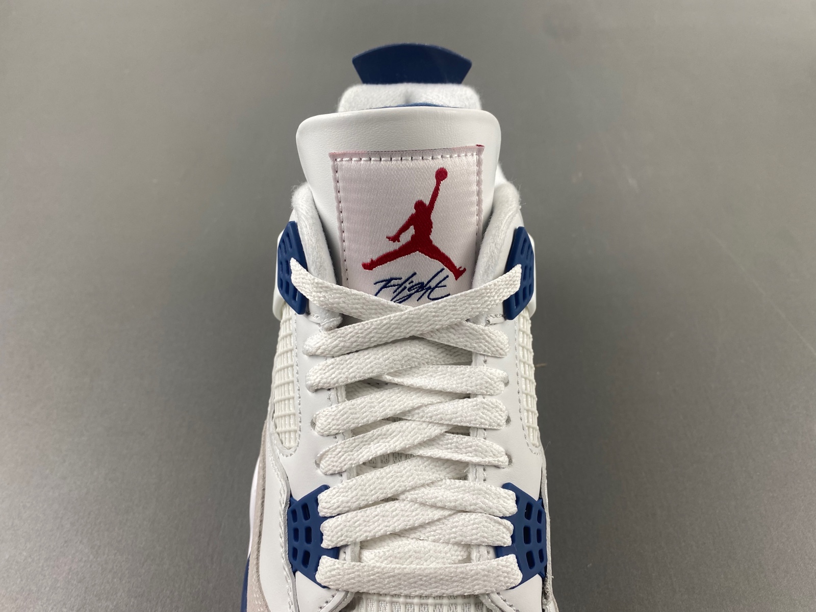 100USD Nike SB x Air Jordan 4 “Navy” 2025 DR5415-100