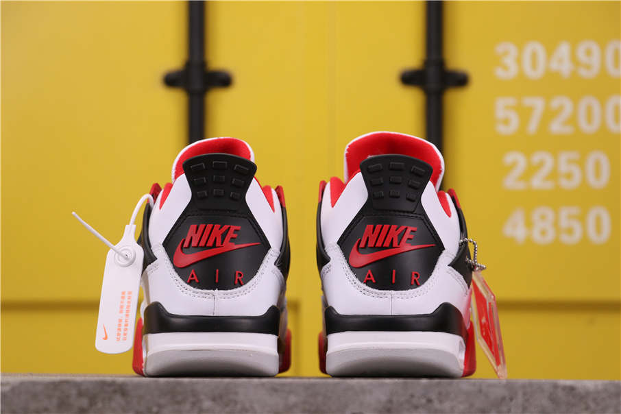 Air Jordan 4 Fearless [308497-160]