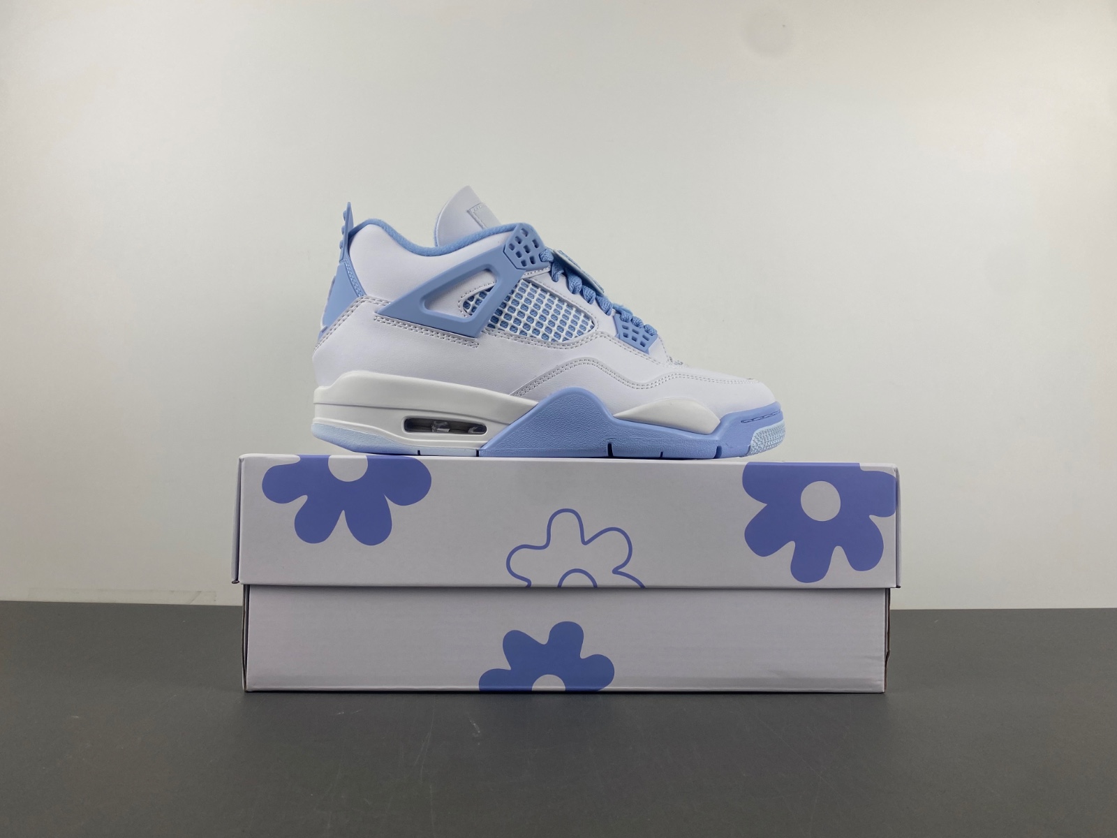 Air Jordan 4 WMNS Forget Me Not [HV0823-100]