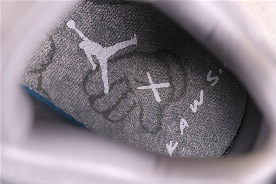 93USD KAWS x Air Jordan 4 Cool Grey 930155-003 40-46