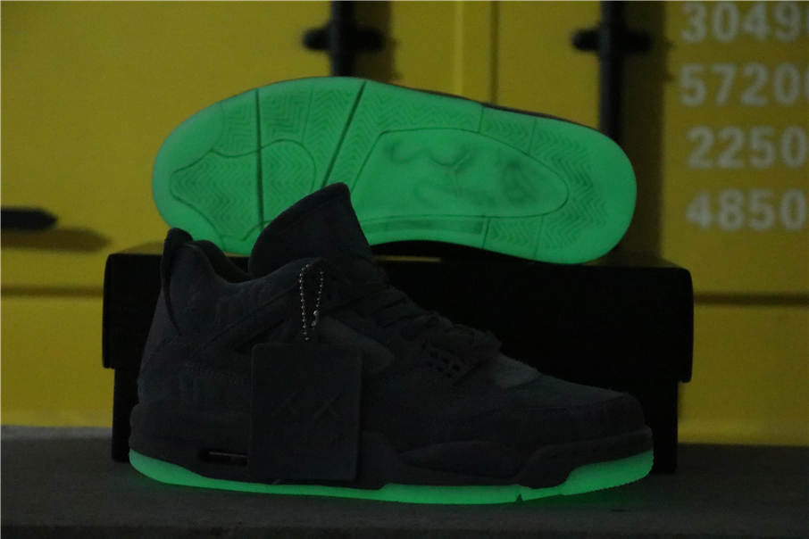 93USD KAWS x Air Jordan 4 Cool Grey 930155-003 40-46