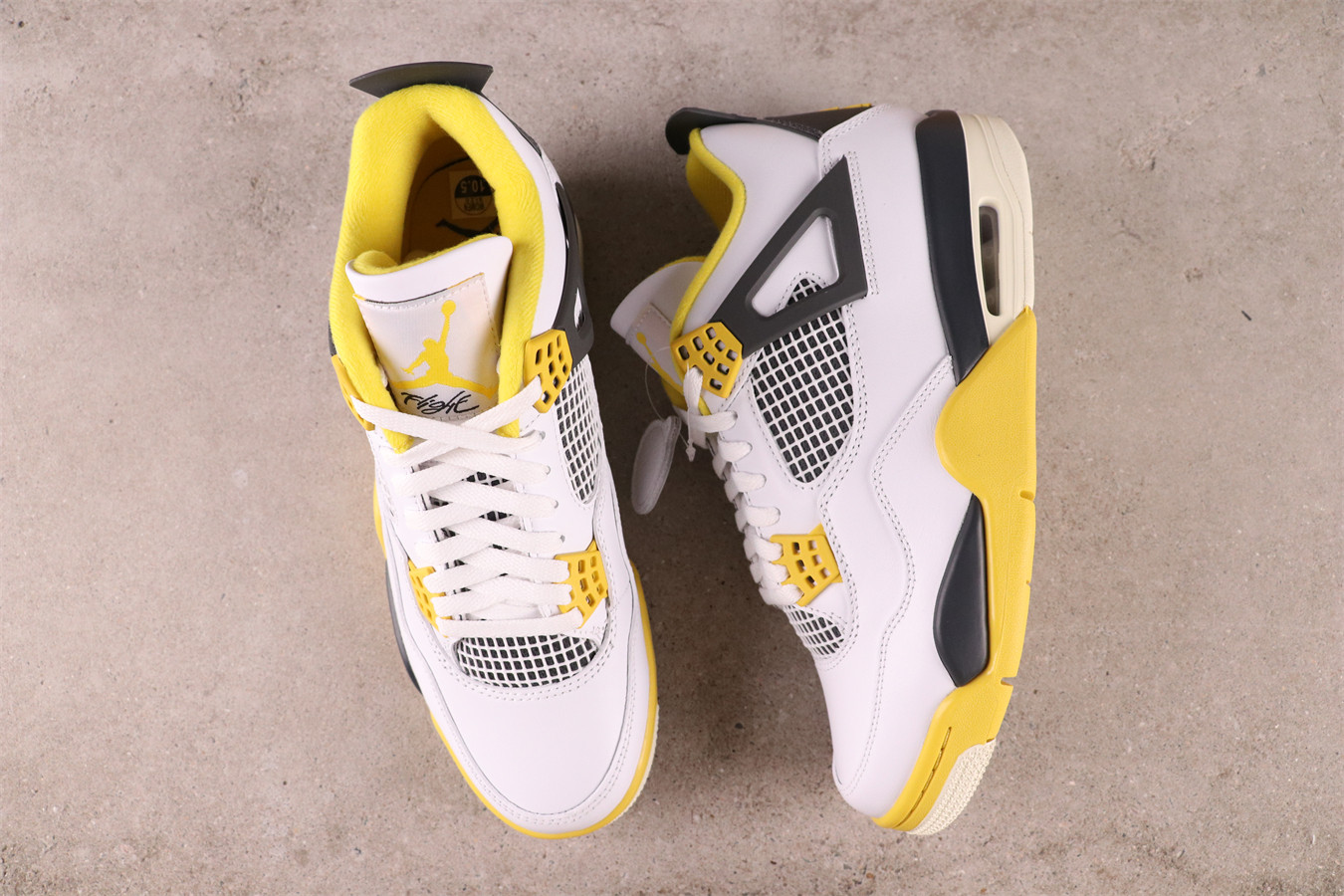 Air Jordan 4 Frozen Moments [AQ9129-001]