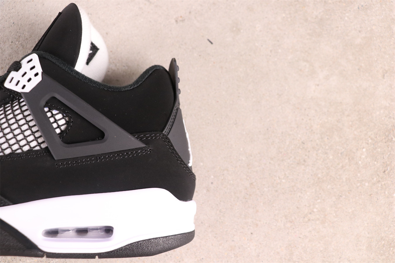 Air Jordan 4 Retro White Thunder [FQ8138-001]