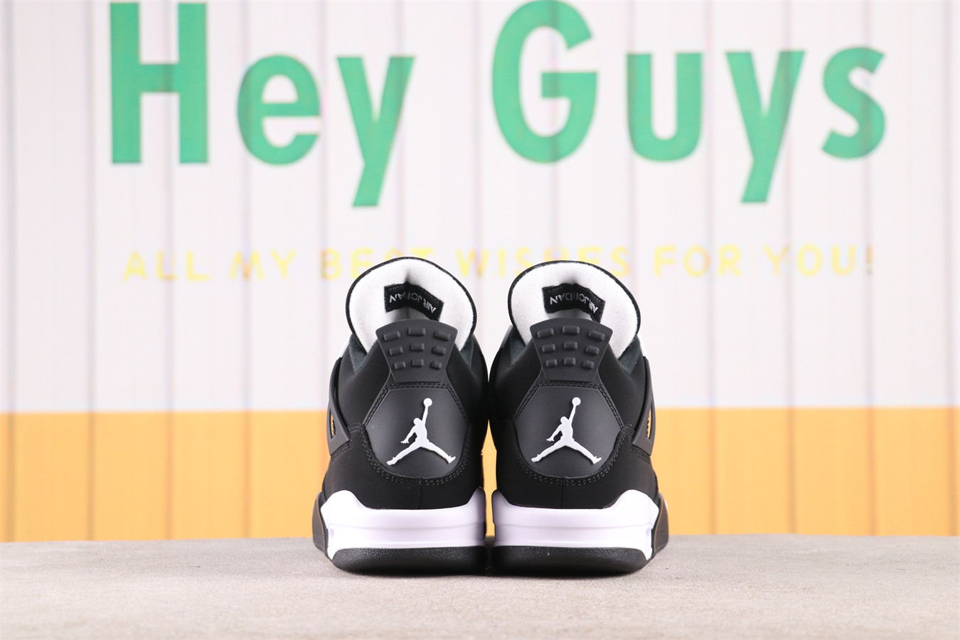 Air Jordan 4 Retro White Thunder [FQ8138-001]