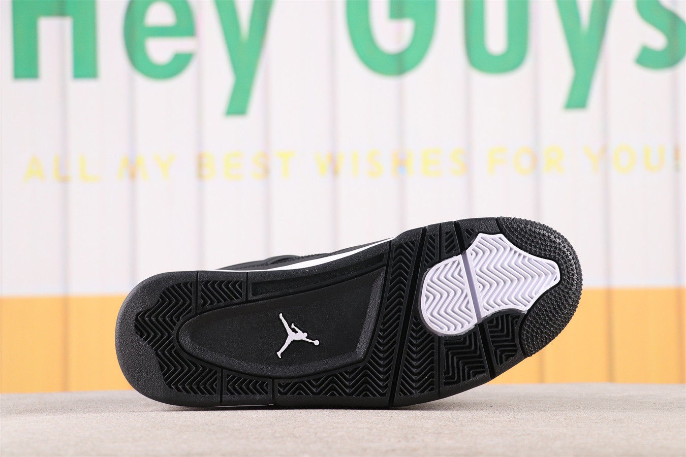 Air Jordan 4 Retro White Thunder [FQ8138-001]