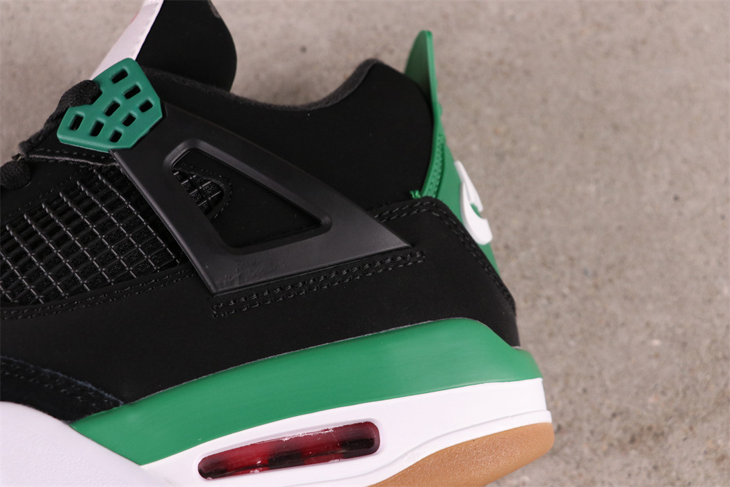 Nike SB x Air Jordan 4 [DR5415-030]