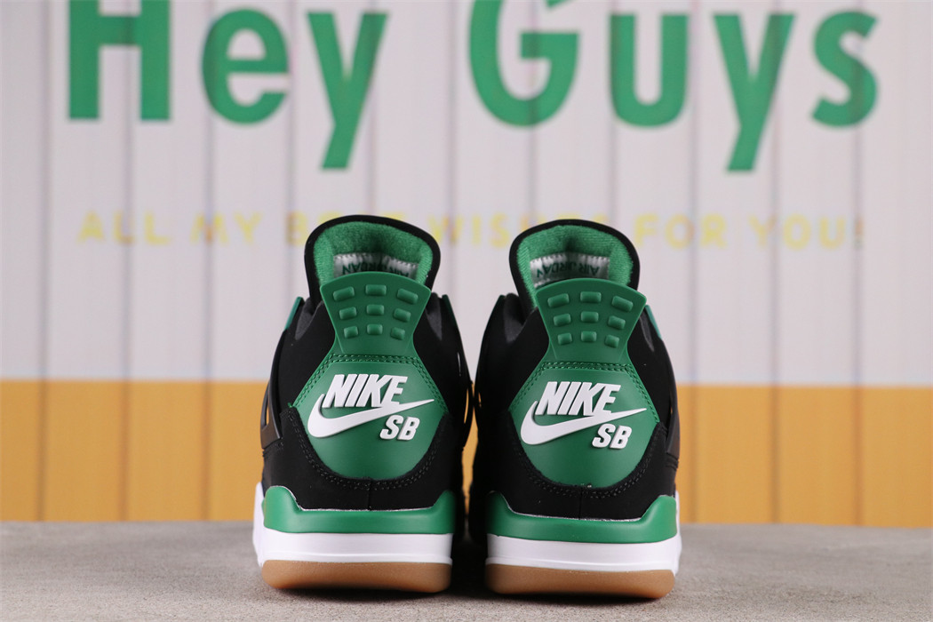 Nike SB x Air Jordan 4 [DR5415-030]