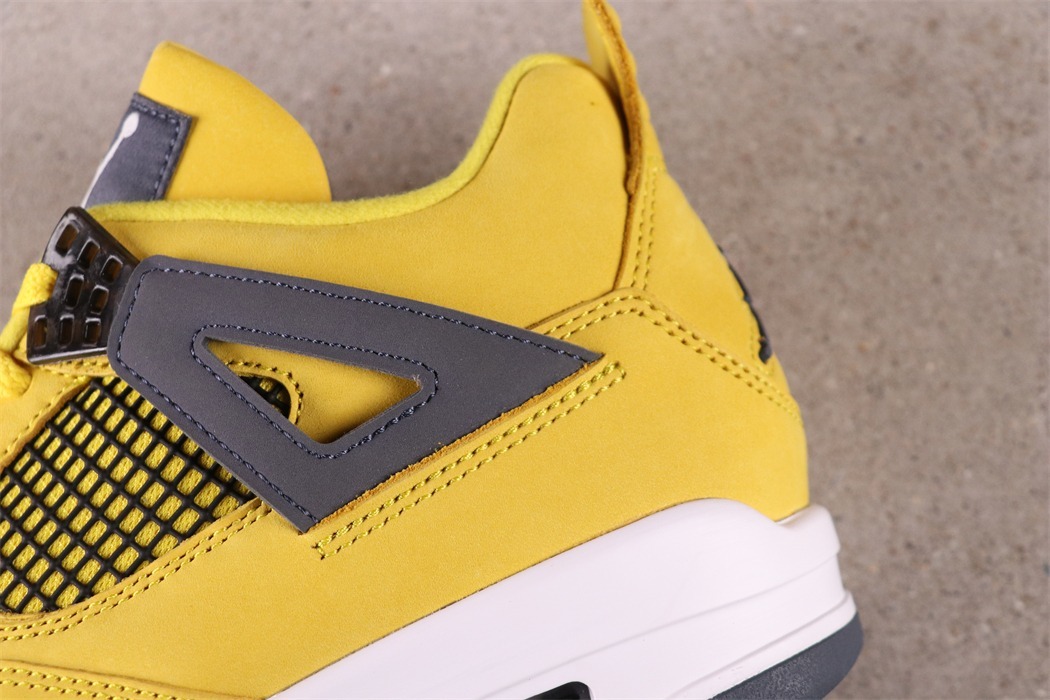 Air Jordan 4 Lightning [CT8527-700]