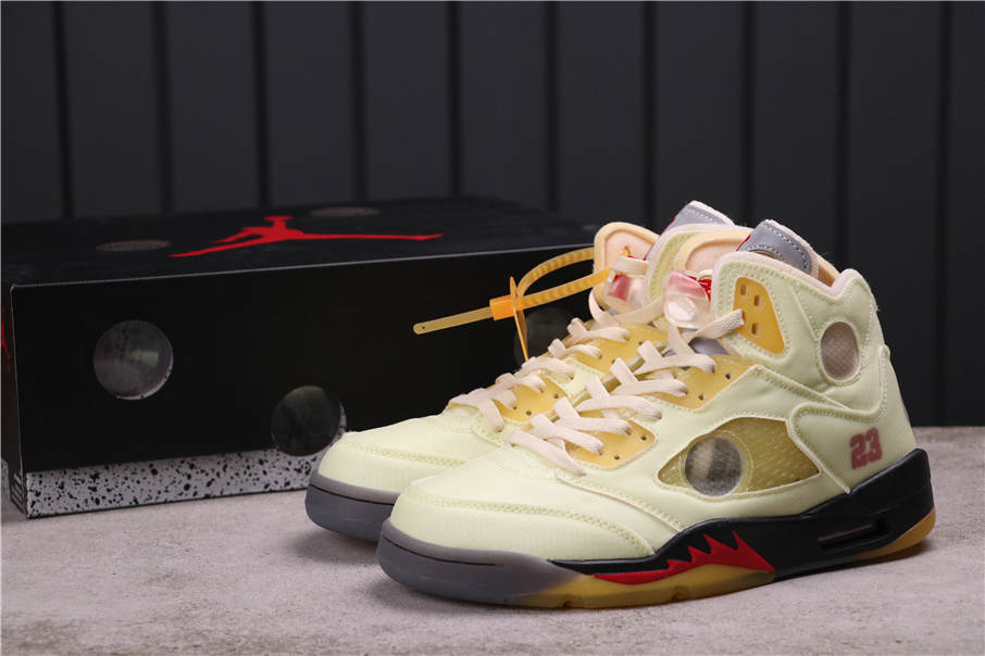62USD OFF-WHITE x Air Jordan 5 “Sail”DH8565-100 40-46