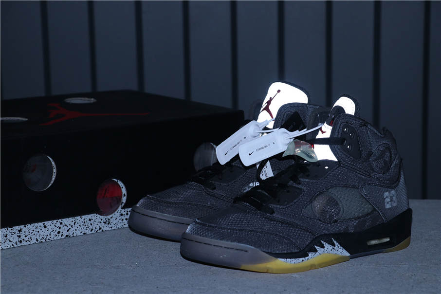 67USD OFF-WHITE x Air Jordan 5 CT8480-001 40-47.5