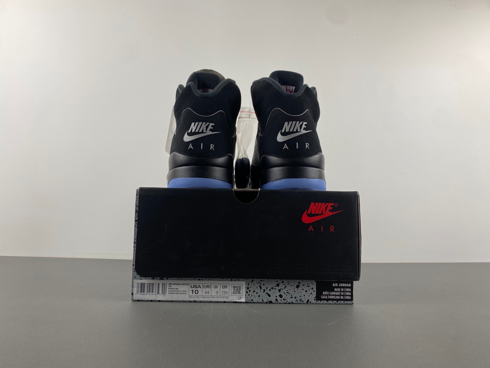 92USD 虎扑版31 Air Jordan 5 Black Metallic Reimagined复刻黑银色 HF3975-001 us size 7.5-13 eu 40.5-47.5 92USD 虎扑版31 Air Jordan 5 Black Metallic Reimagined复刻黑银色 HF3975-001 us size 7.5-13 eu 40.5-47.5