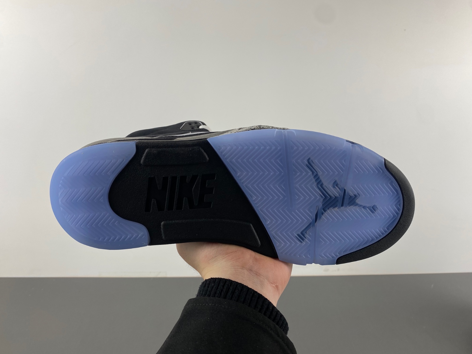 Air Jordan 5 Black Metallic Reimagined HF3975-001