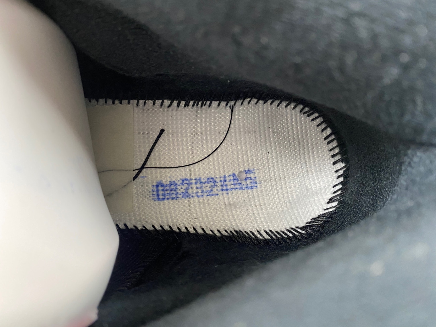 Air Jordan 5 Black Metallic Reimagined HF3975-001